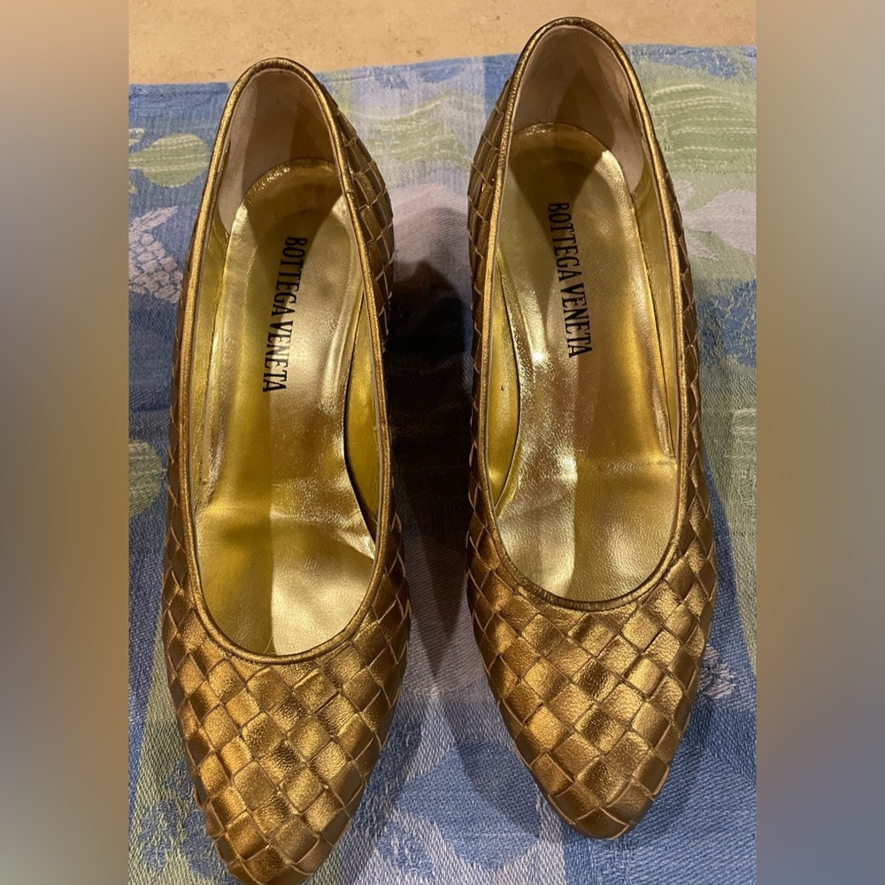 Bottega Veneta or imposters? Great pair dress shoes regardless. 6 1/2. A plus.